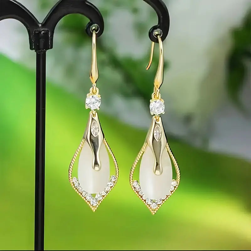 Minimalist And Innovative Water Droplet Earrings for Fashionable Parties Commemorative Gifts for Family And Friends Versatile Jewelry Exquisite Christmas And Birthday Gifts