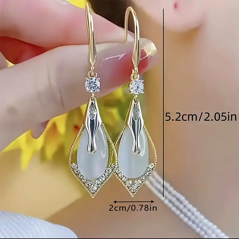 Minimalist And Innovative Water Droplet Earrings for Fashionable Parties Commemorative Gifts for Family And Friends Versatile Jewelry Exquisite Christmas And Birthday Gifts