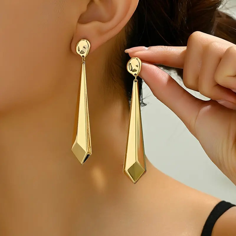 1 Pair Stylish Gothic Long Drop Earrings Golden Sword Shape Alloy Dangle Earrings Banquet Party Jewelry Ear Ornaments For Women