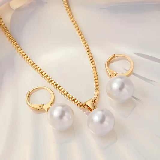 An Elegant Vintage Jewelry Set Featuring a 3pcs Fashion Minimalist Pendant Necklace And Earrings